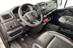 valkoinen Renault Master 2023 kuva 6.