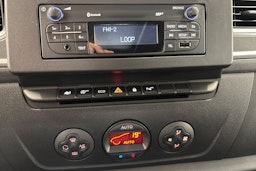 valkoinen Renault Master 2023 kuva 11.