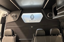 valkoinen Renault Master 2023 kuva 13.