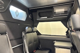 valkoinen Renault Master 2023 kuva 14.