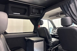 valkoinen Renault Master 2023 kuva 15.