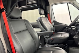 valkoinen Renault Master 2023 kuva 17.