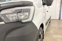 valkoinen Renault Master 2023 kuva 23.