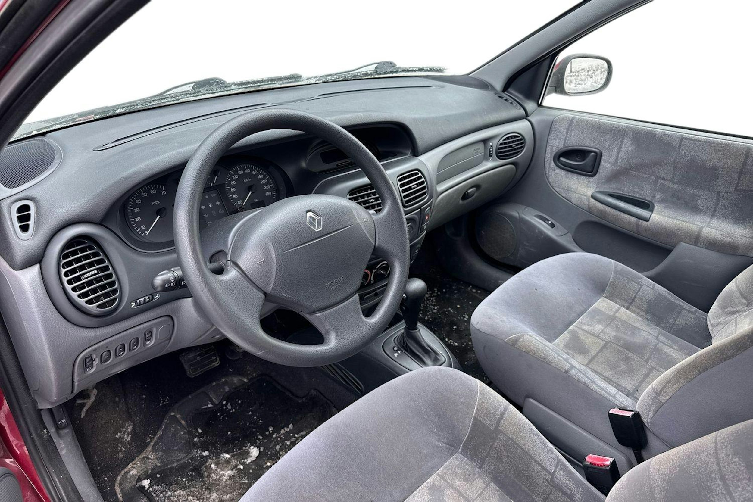 punainen Renault Megane 2001 kuva 3.