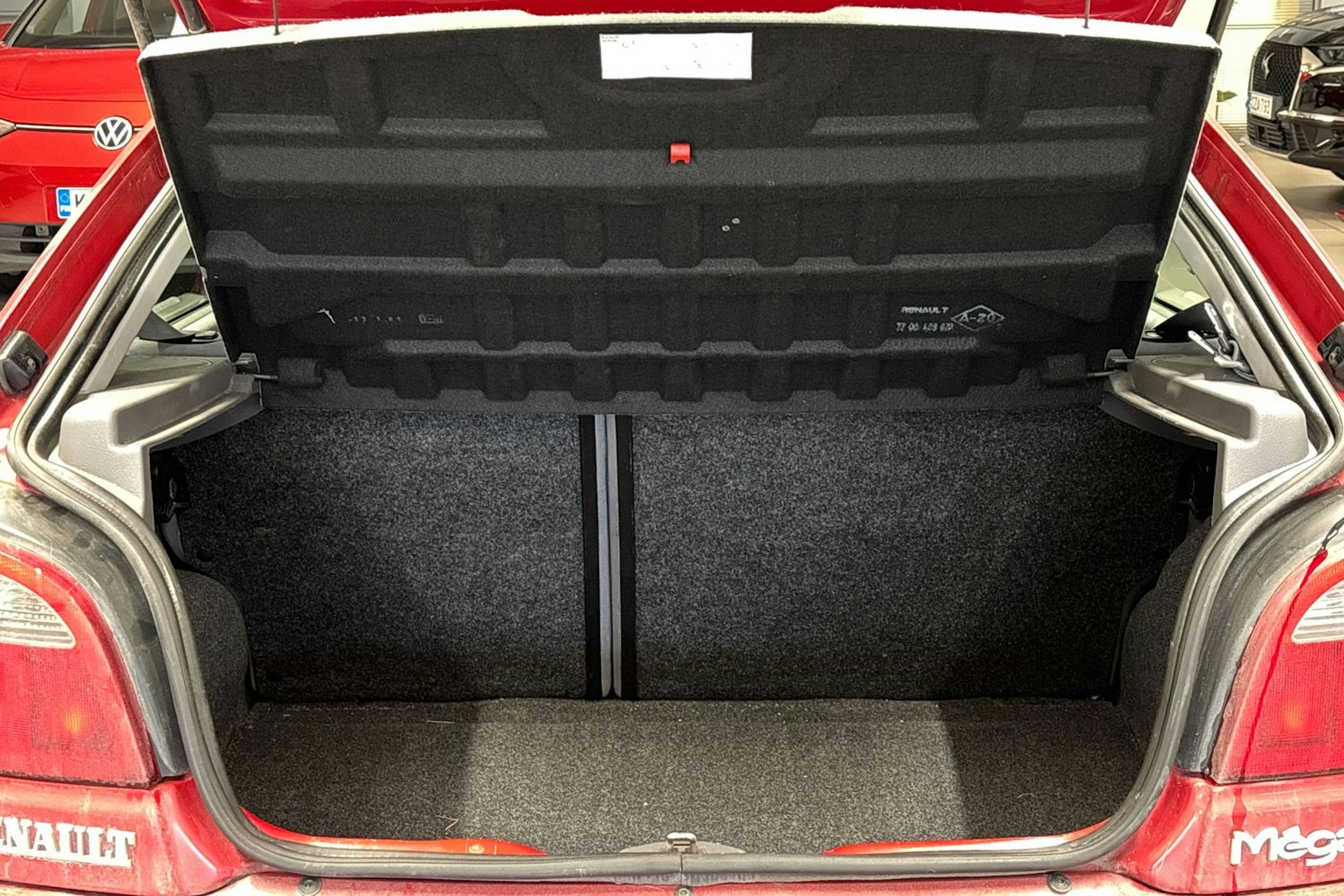 Punainen Renault MEGANE 2001 kuva 14.