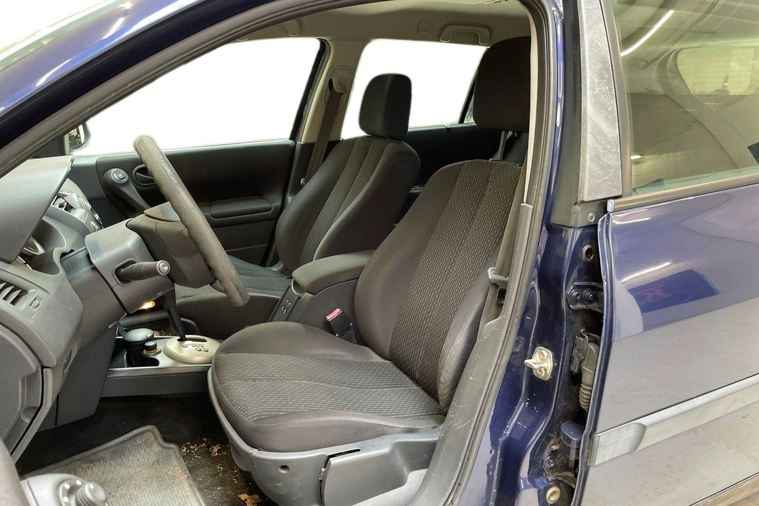 sininen Renault Megane 2005 kuva 6.