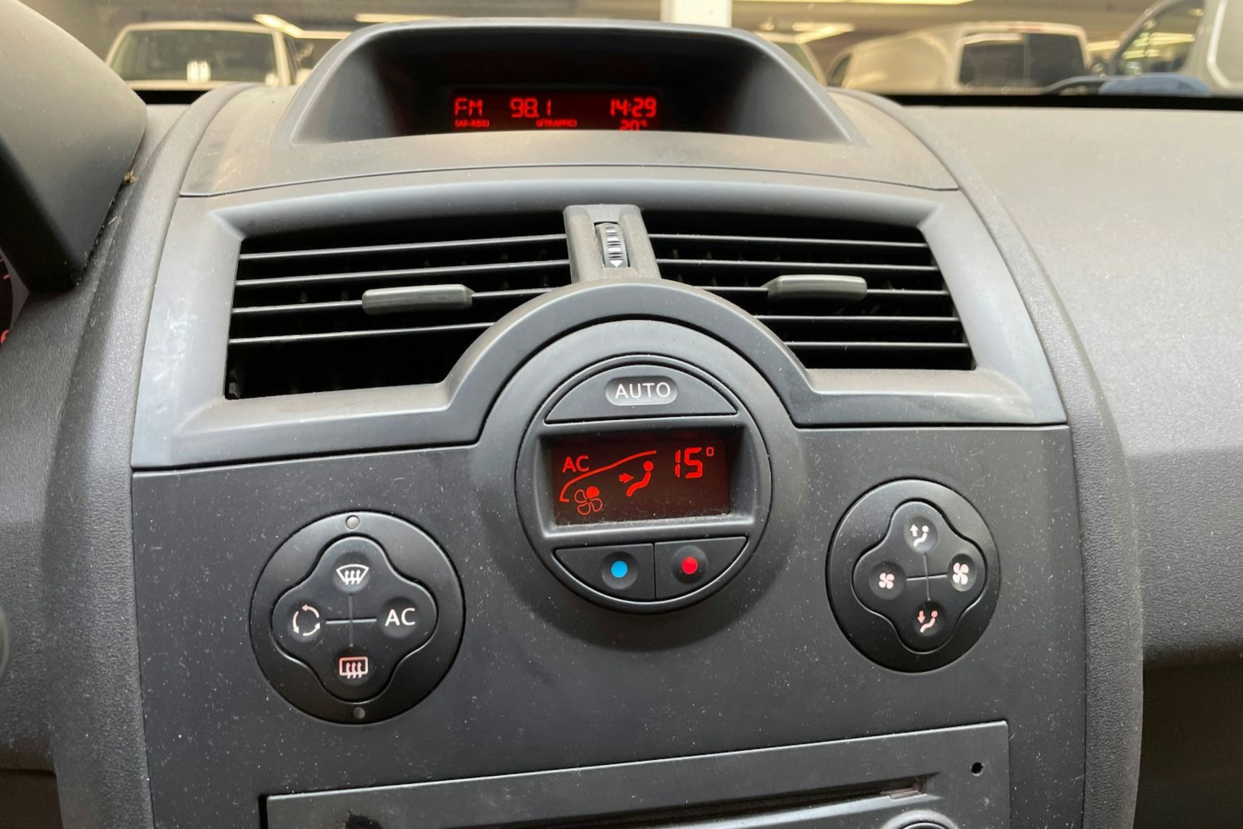 sininen Renault Megane 2005 kuva 20.