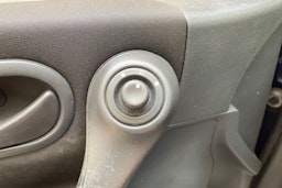 sininen Renault Megane 2005 kuva 25.