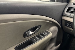 Harmaa Renault MEGANE 2011 kuva 18.