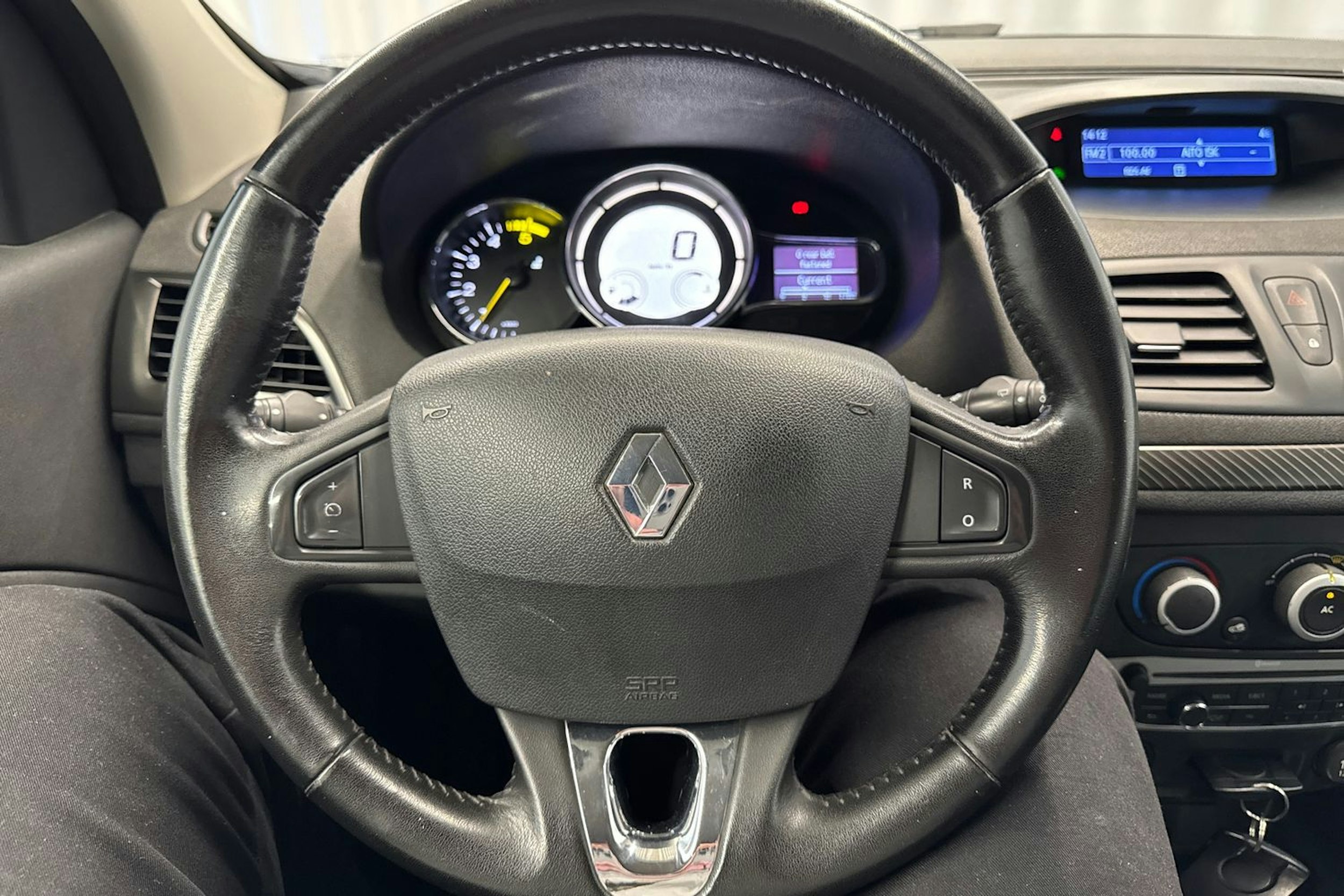 musta Renault Megane 2013 kuva 14.
