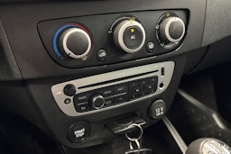 musta Renault Megane 2013 kuva 17.