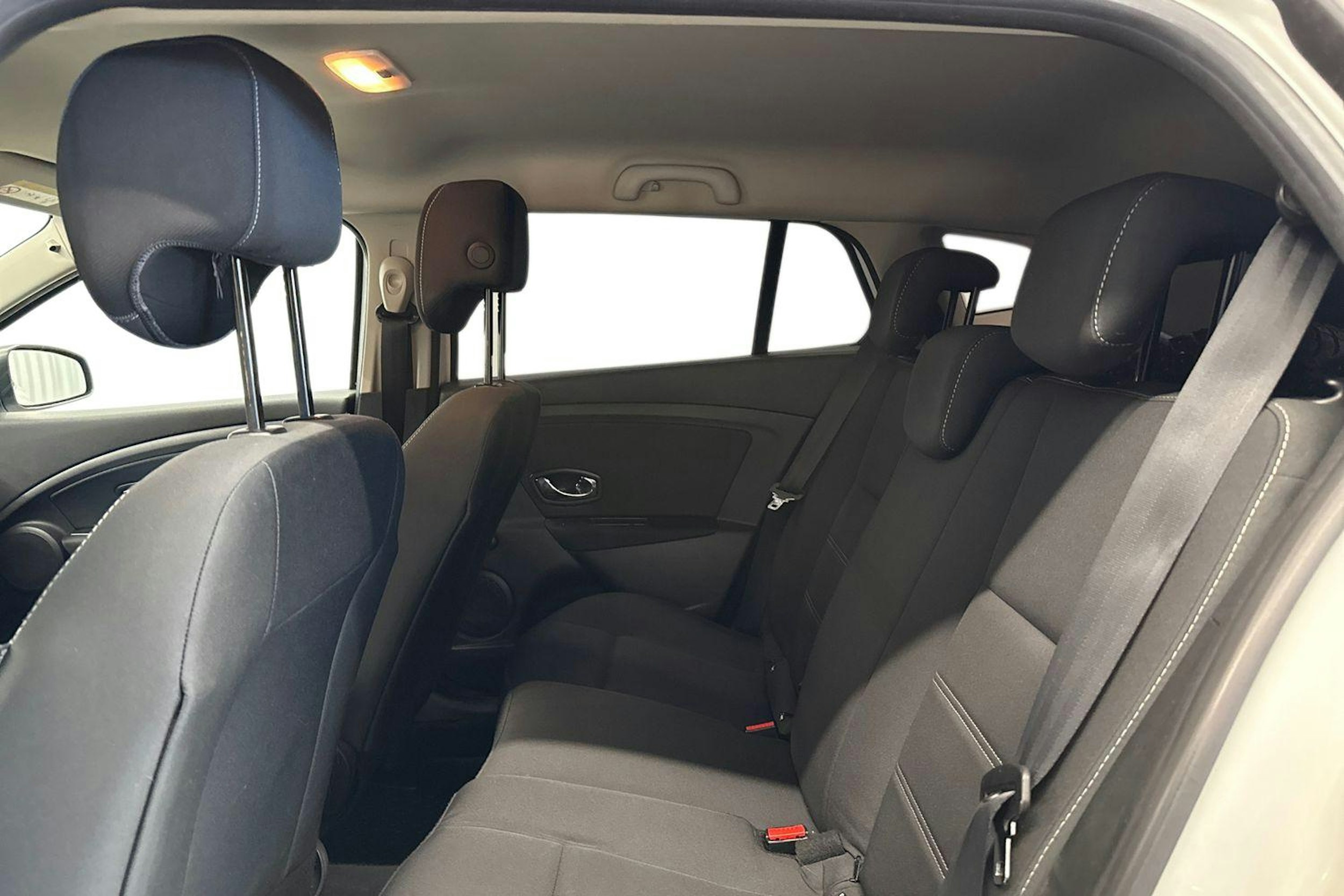 Valkoinen Renault MEGANE 2014 kuva 10.