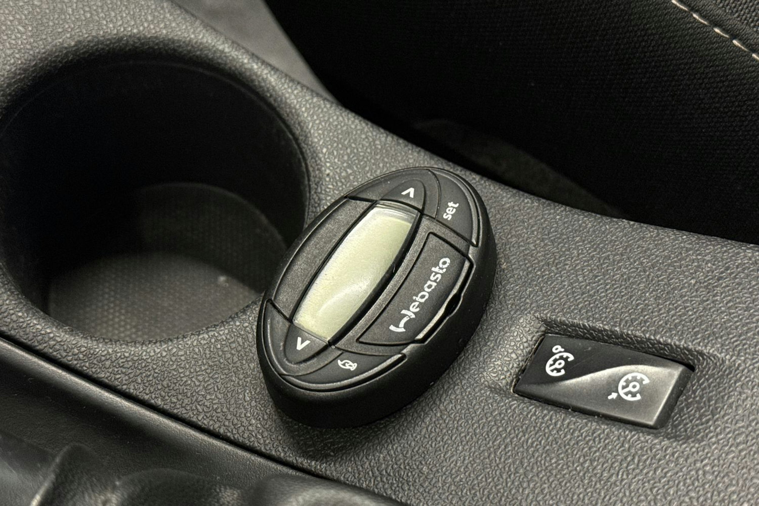 Valkoinen Renault MEGANE 2014 kuva 17.