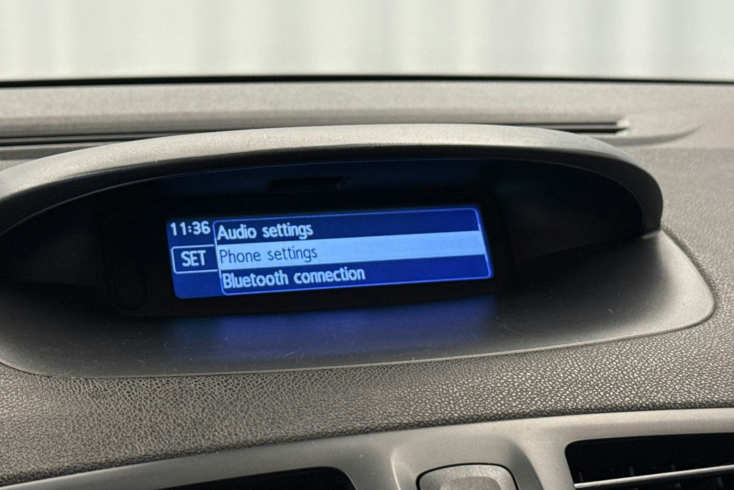 Valkoinen Renault MEGANE 2014 kuva 18.