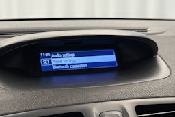 Valkoinen Renault MEGANE 2014 kuva 18.