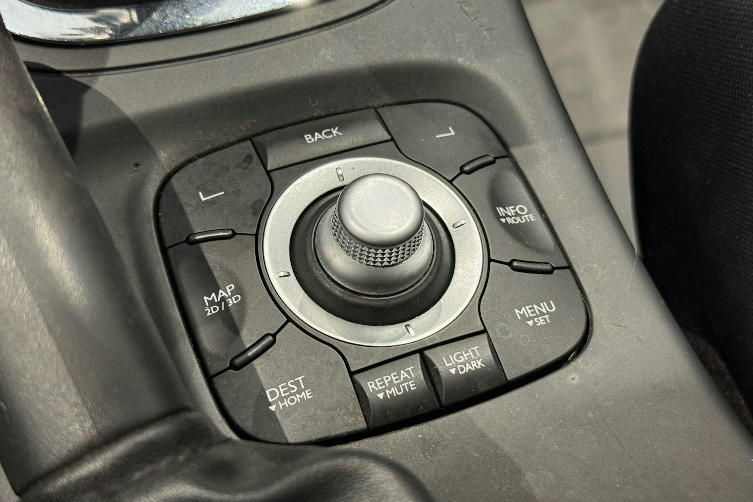 sininen Renault Megane 2014 kuva 20.