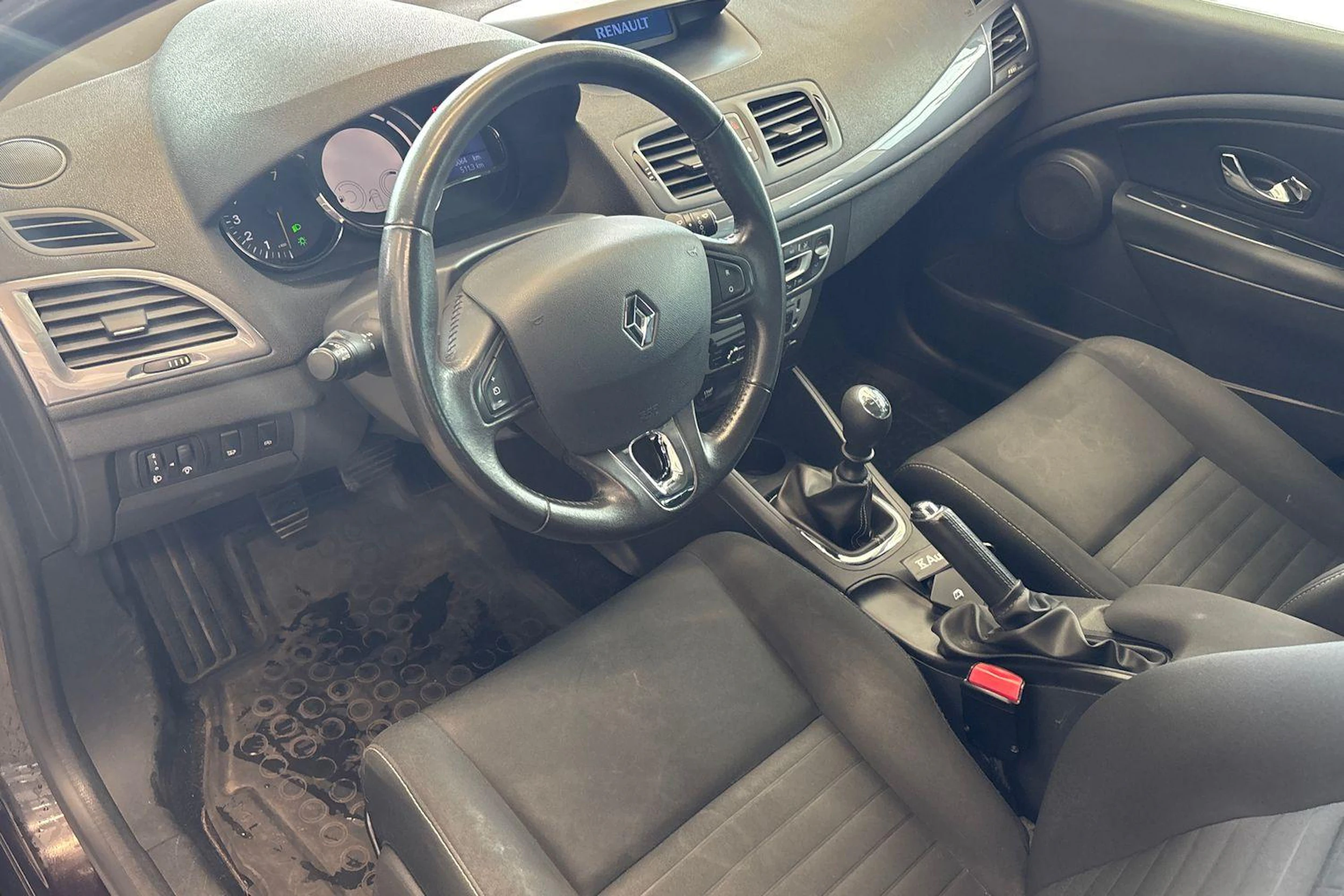 Ruskea (beige) Renault MEGANE 2015 kuva 3.
