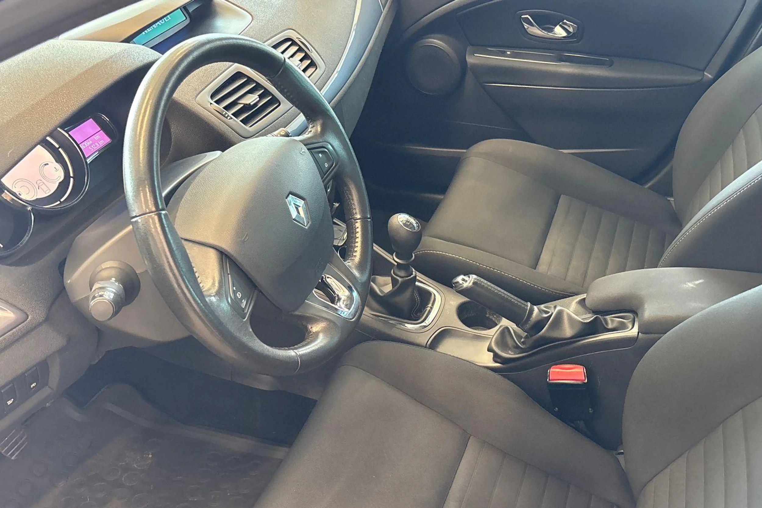 Ruskea (beige) Renault MEGANE 2015 kuva 6.