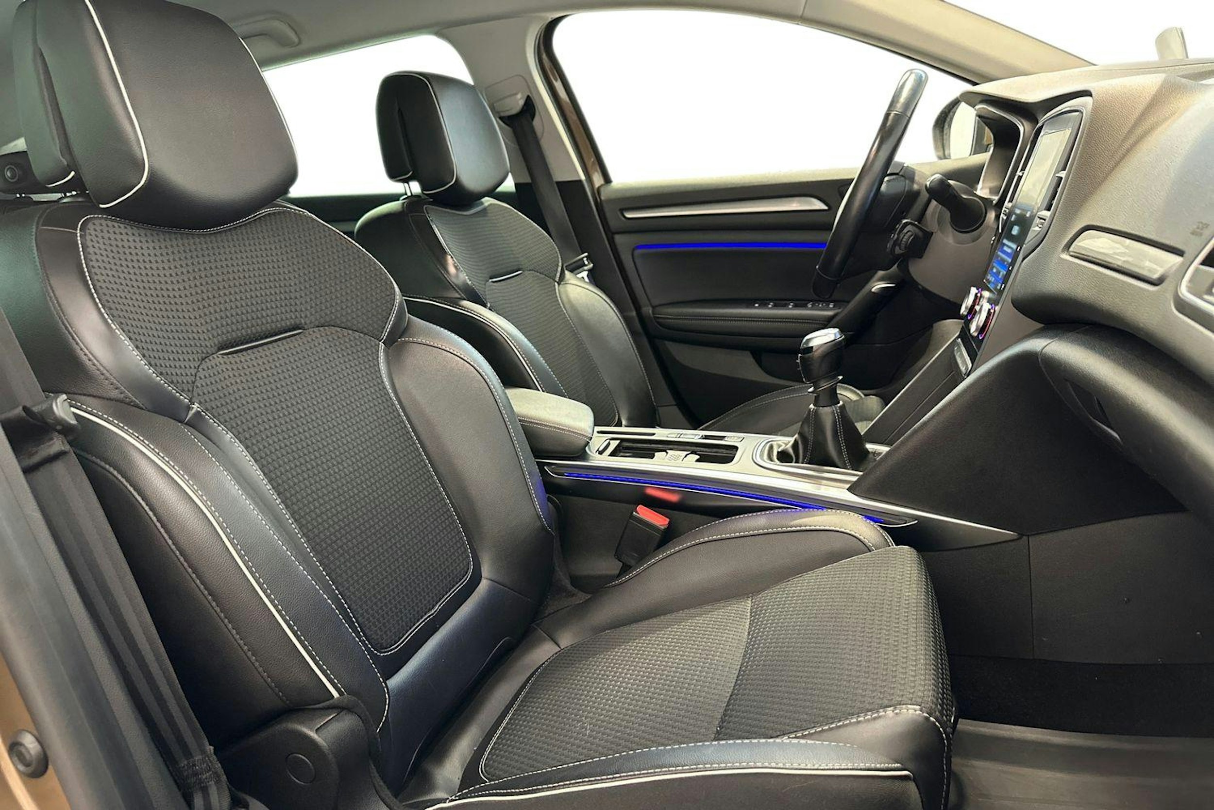 ruskea (beige) Renault Megane 2016 kuva 10.