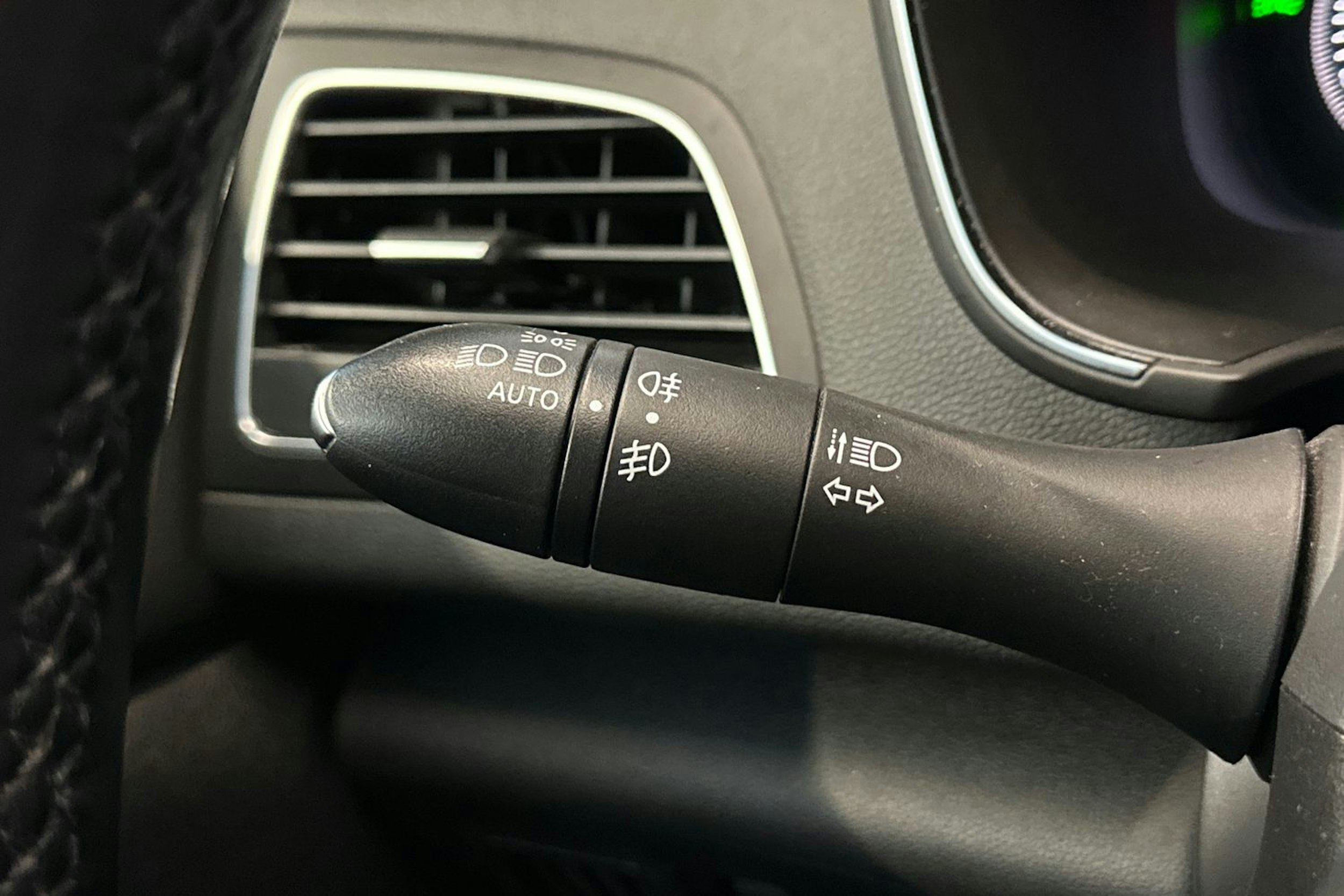 ruskea (beige) Renault Megane 2016 kuva 16.