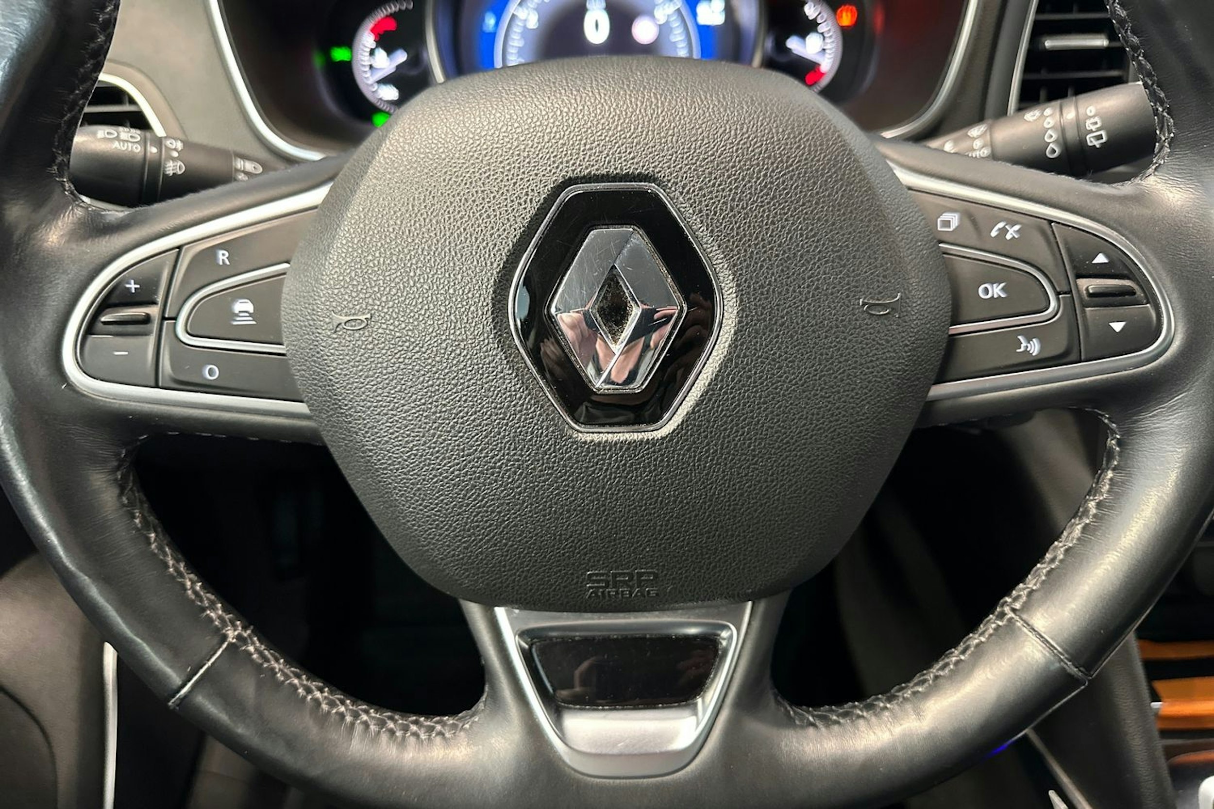 ruskea (beige) Renault Megane 2016 kuva 17.