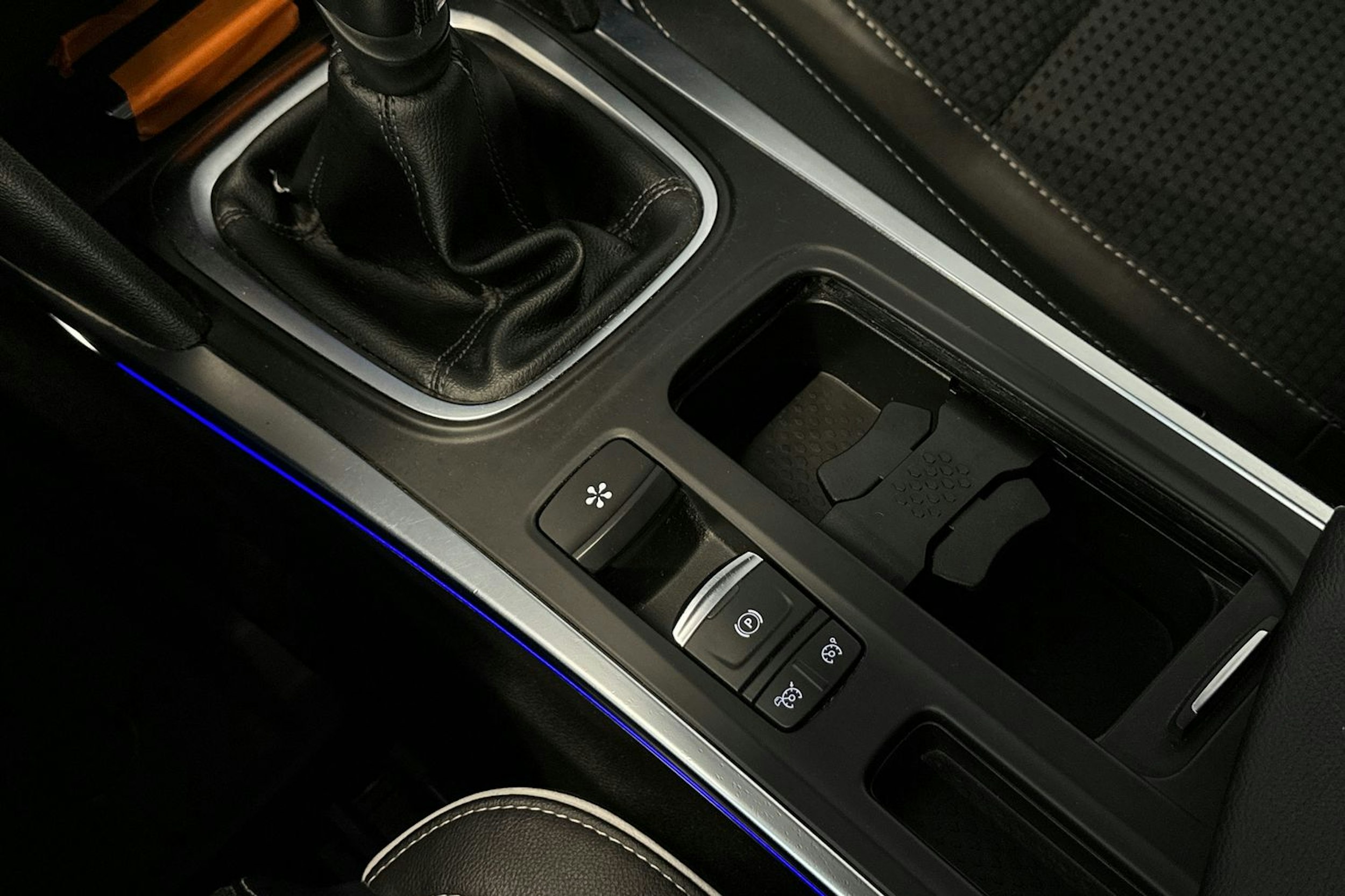 ruskea (beige) Renault Megane 2016 kuva 23.