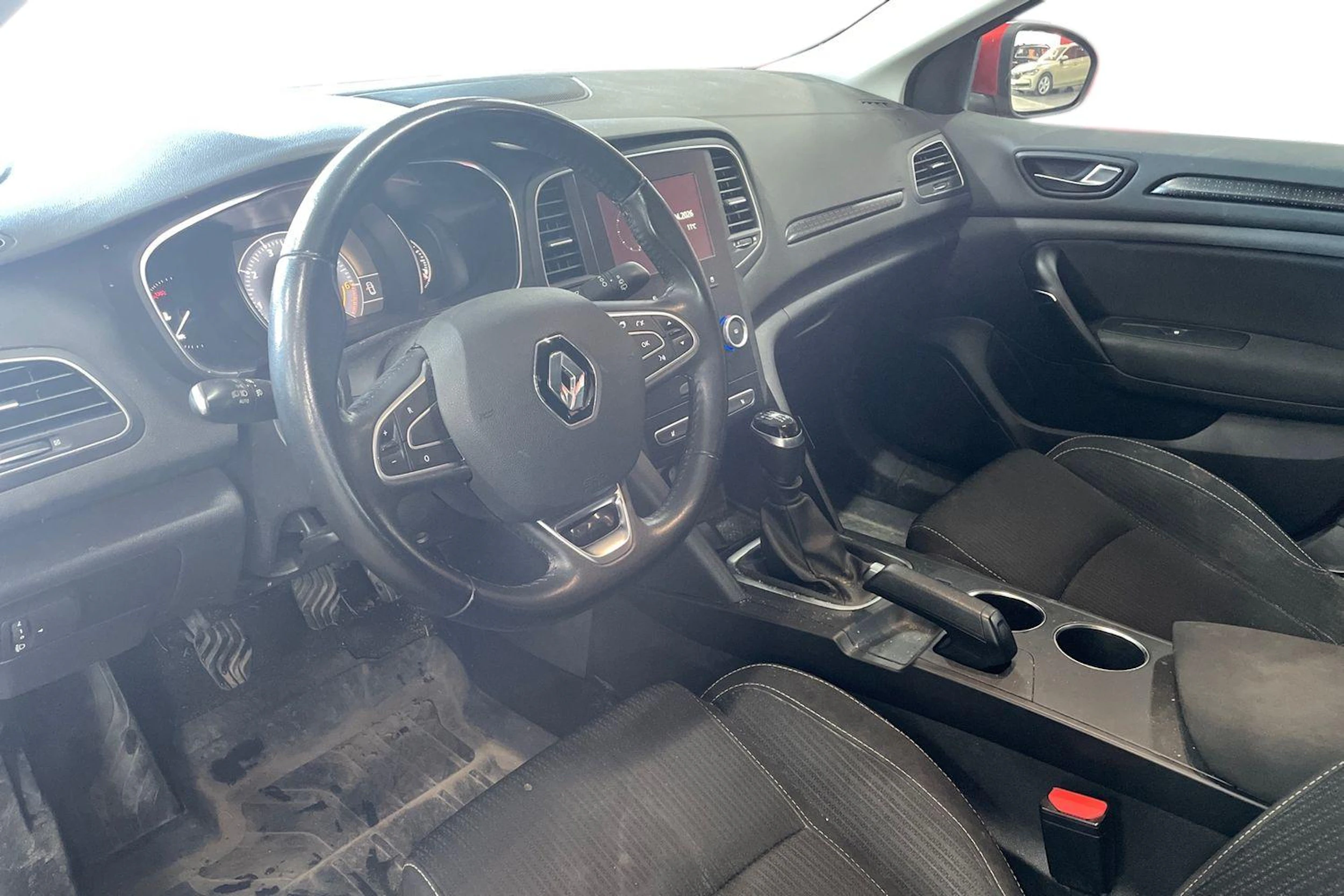 Punainen Renault MEGANE 2016 kuva 3.