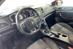 Punainen Renault MEGANE 2016 kuva 8.