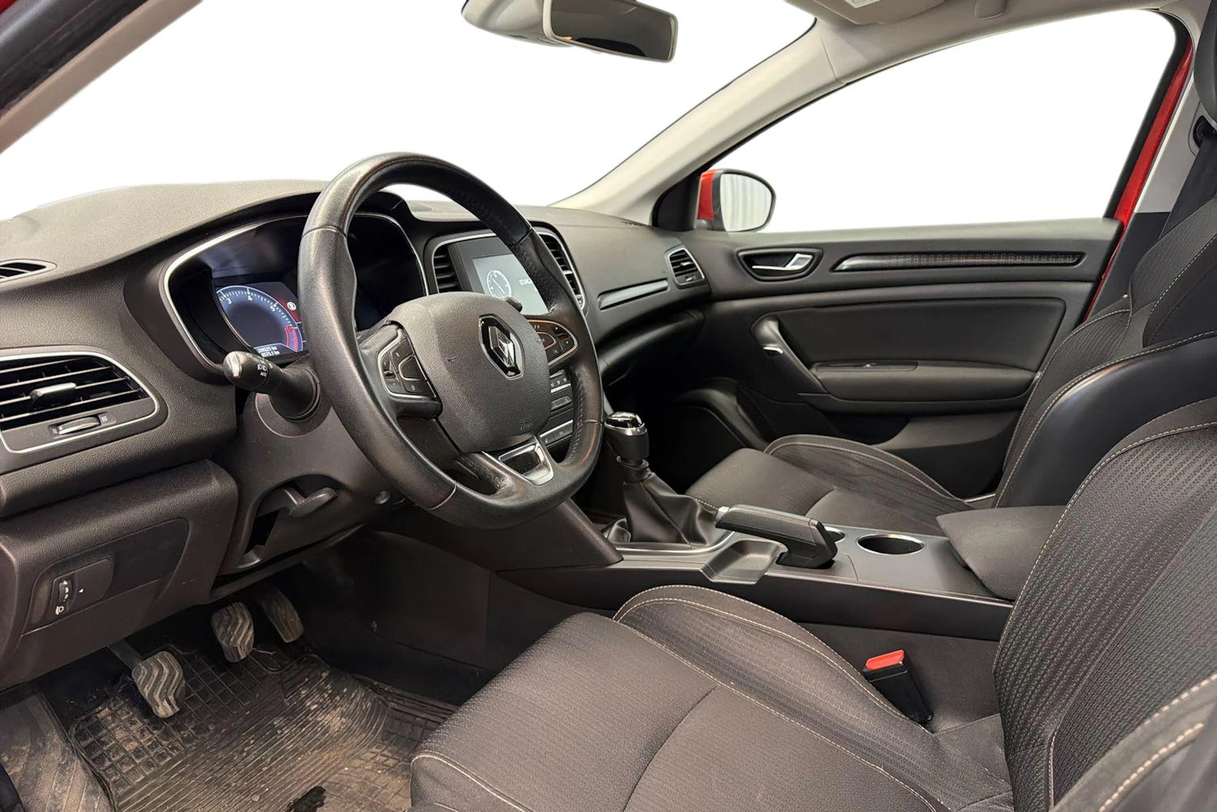 punainen Renault Megane 2016 kuva 8.