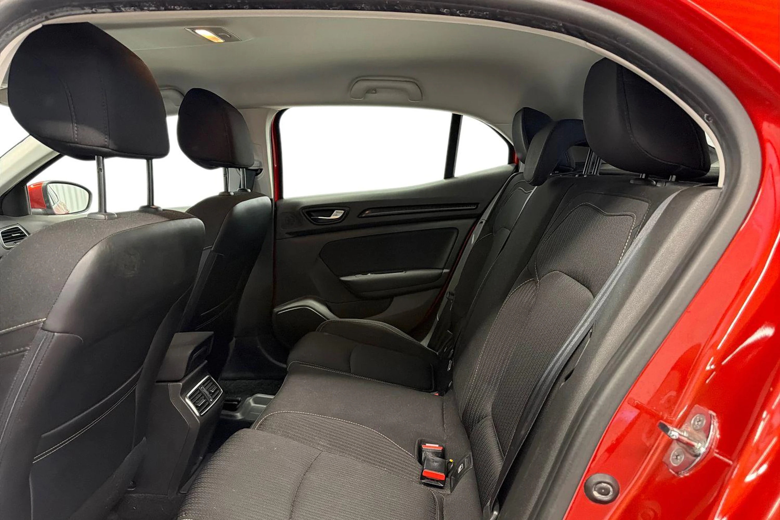 punainen Renault Megane 2016 kuva 11.