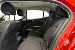 punainen Renault Megane 2016 kuva 11.