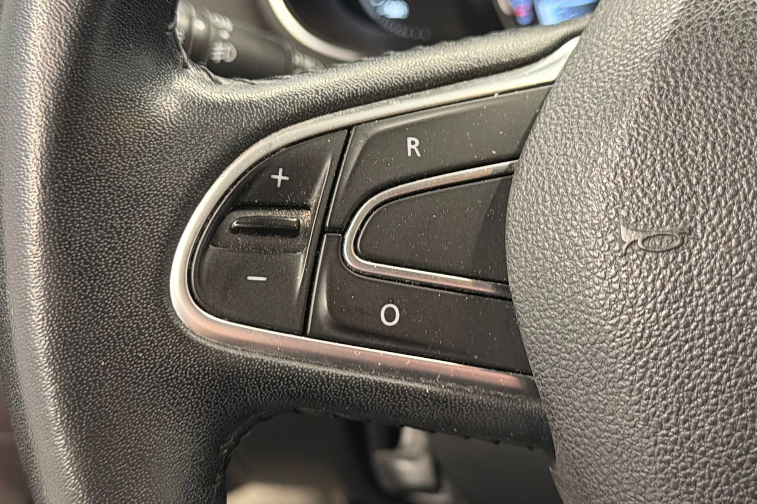 punainen Renault Megane 2016 kuva 19.