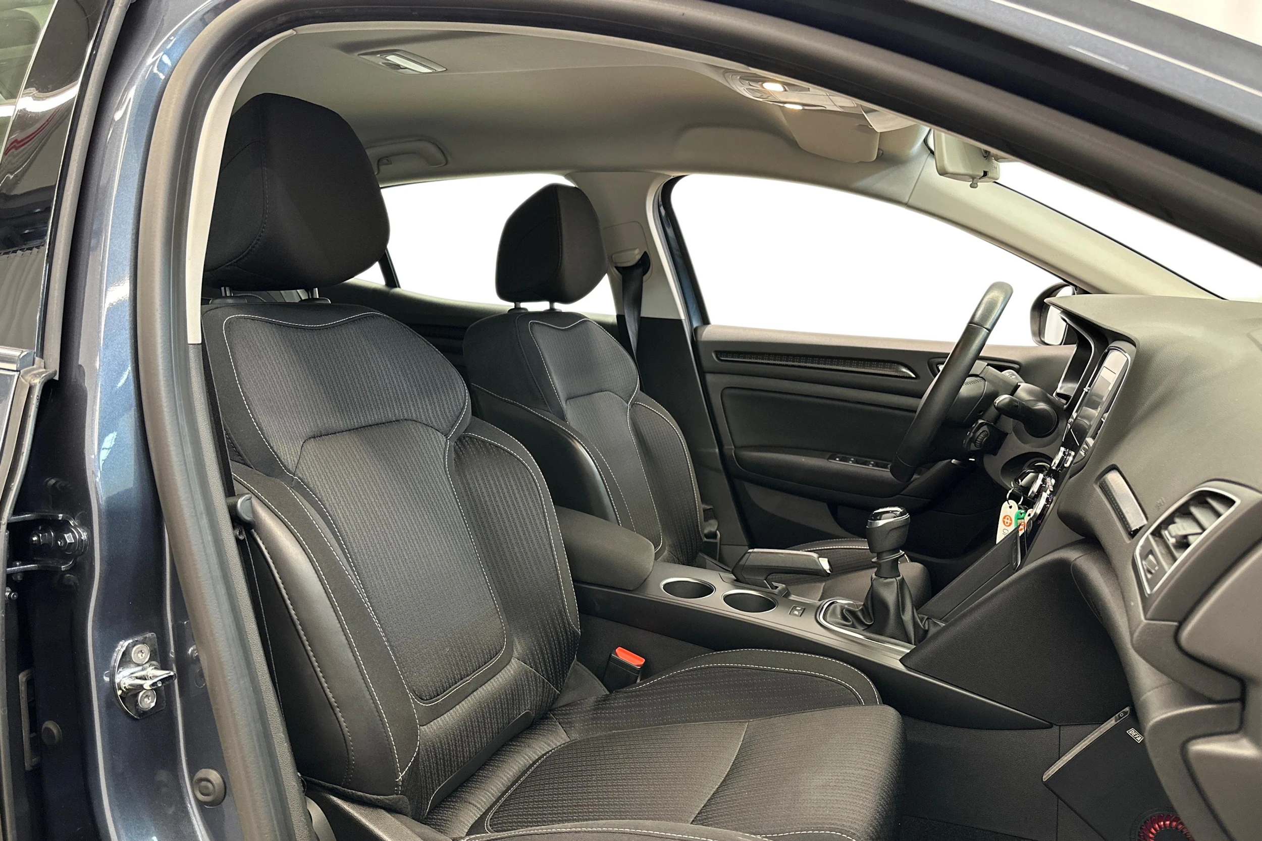 harmaa Renault Megane 2016 kuva 7.