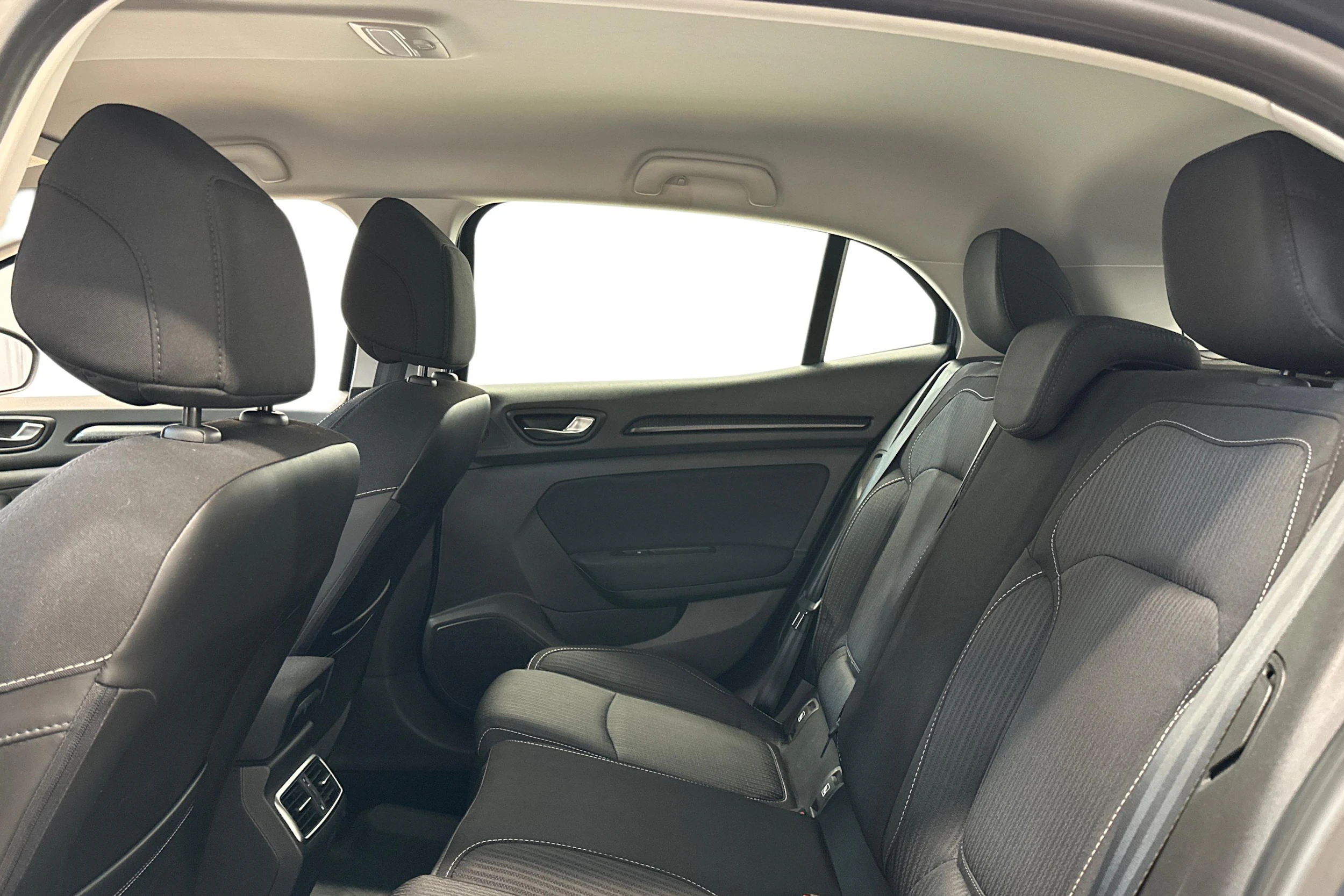 harmaa Renault Megane 2016 kuva 8.