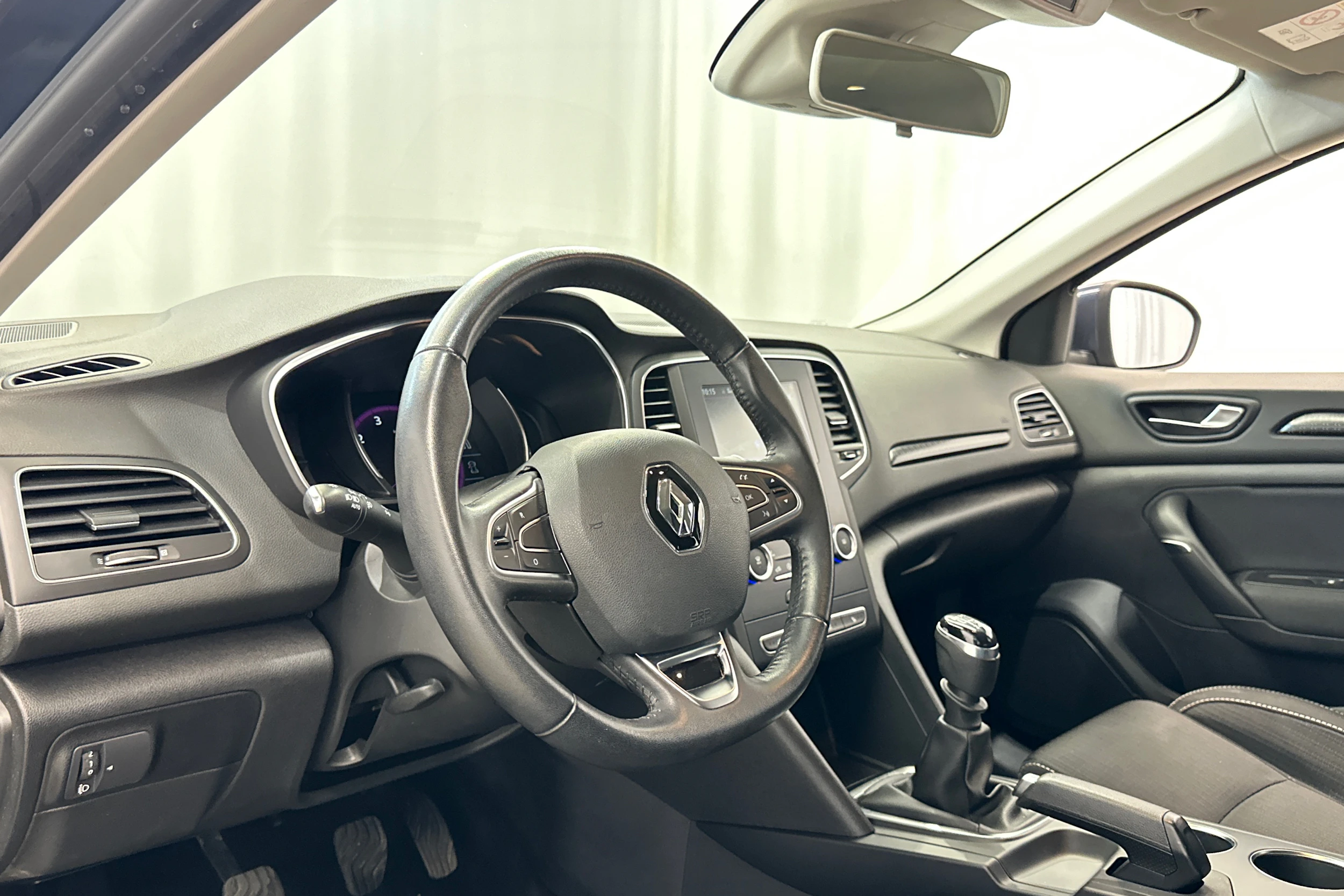 harmaa Renault Megane 2016 kuva 10.