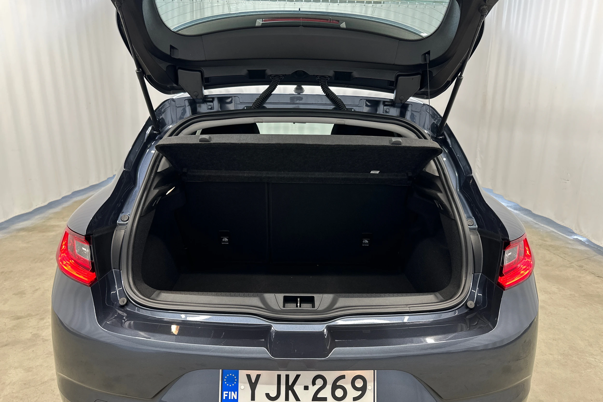harmaa Renault Megane 2016 kuva 23.