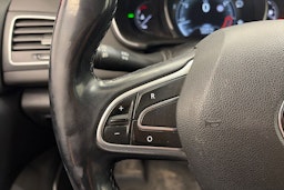 punainen Renault Megane 2019 kuva 17.