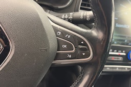 punainen Renault Megane 2019 kuva 18.