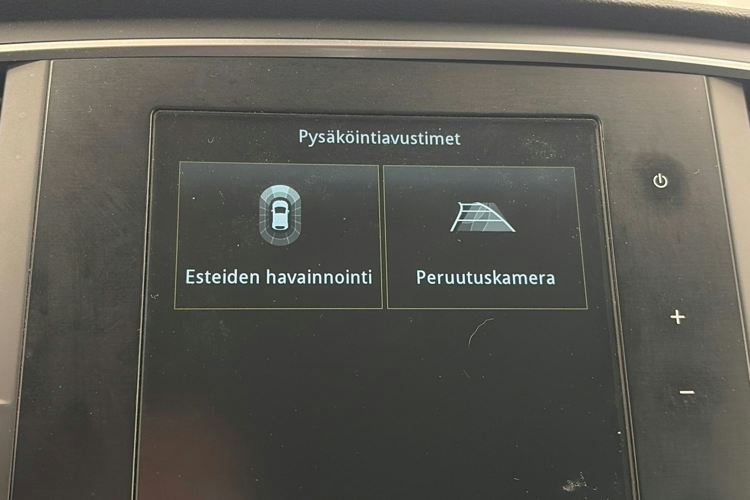 punainen Renault Megane 2019 kuva 22.