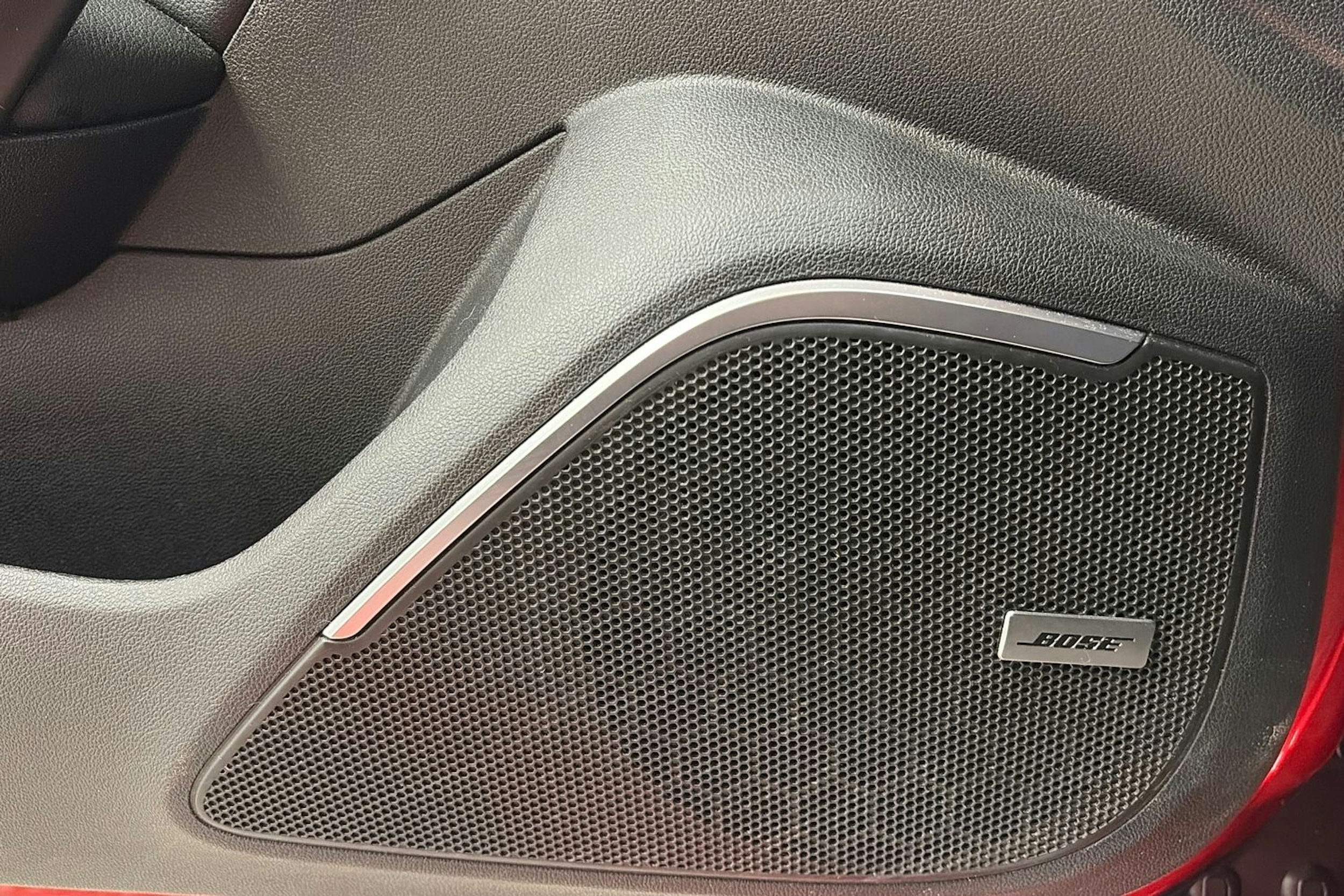 punainen Renault Megane 2019 kuva 27.