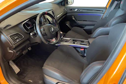 oranssi Renault Megane 2021 kuva 6.