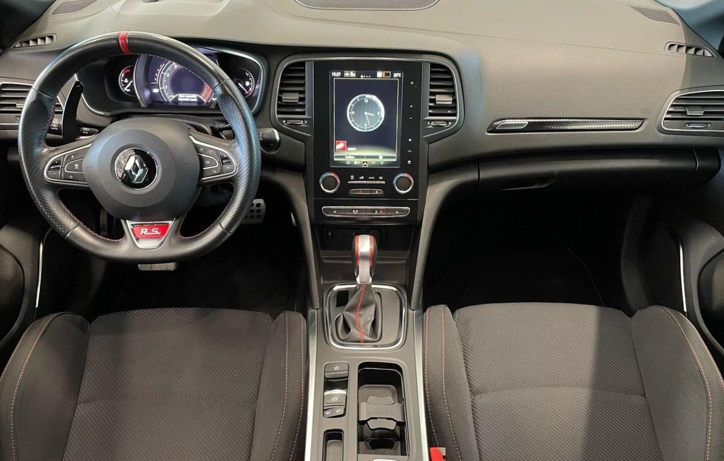 oranssi Renault Megane 2021 kuva 7.