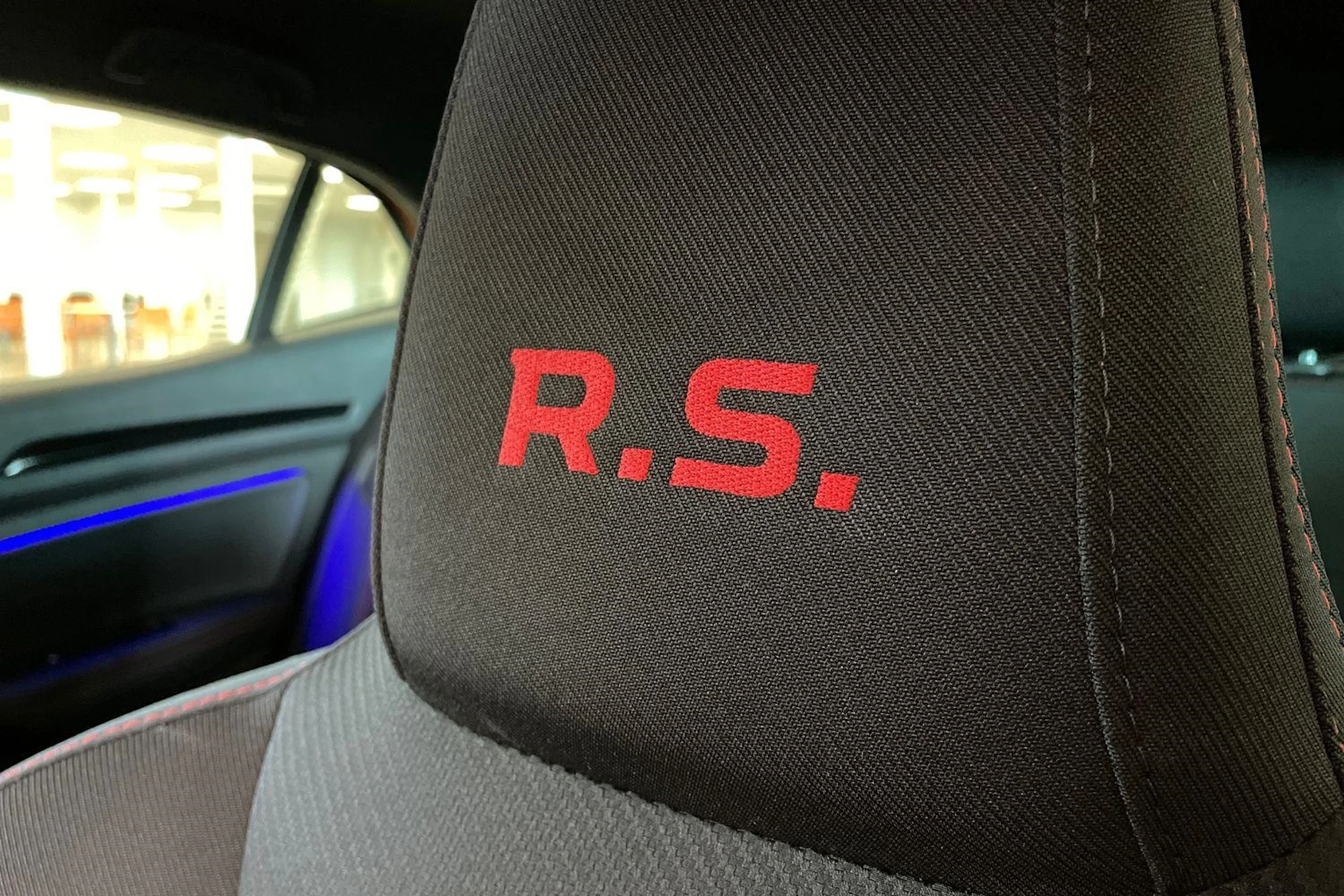 oranssi Renault Megane 2021 kuva 12.