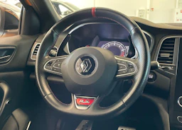 oranssi Renault Megane 2021 kuva 13.