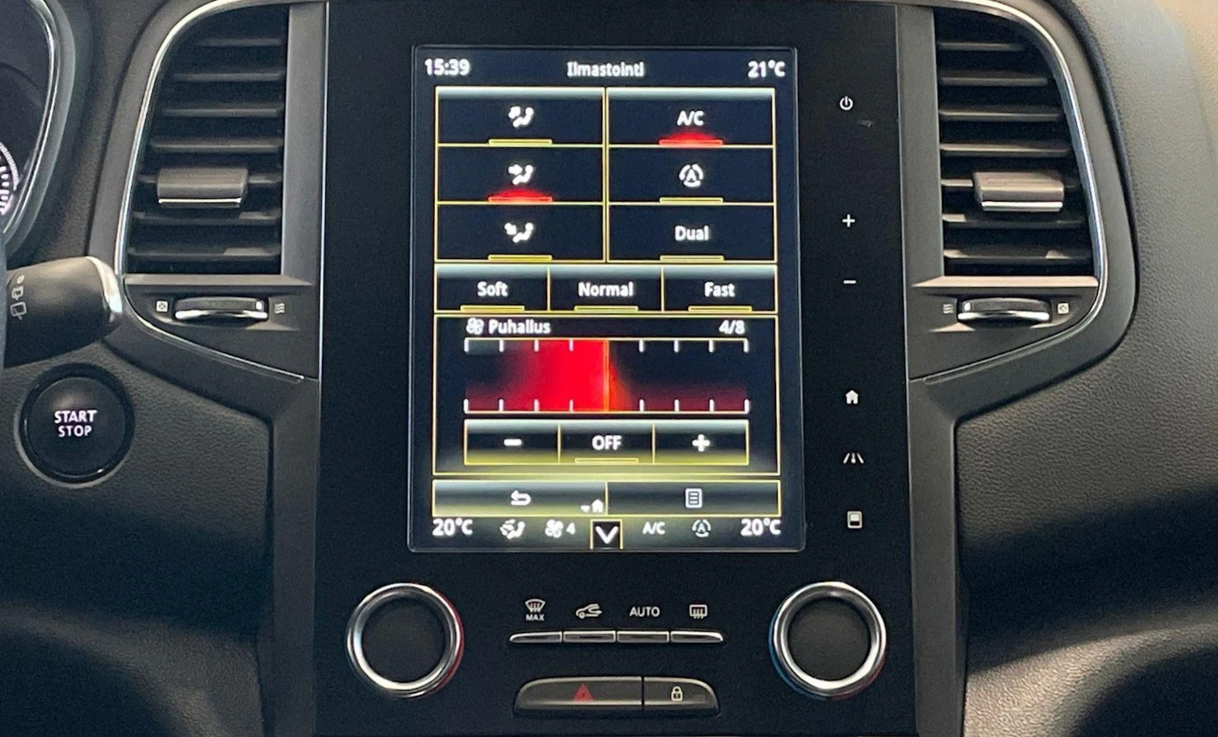oranssi Renault Megane 2021 kuva 26.