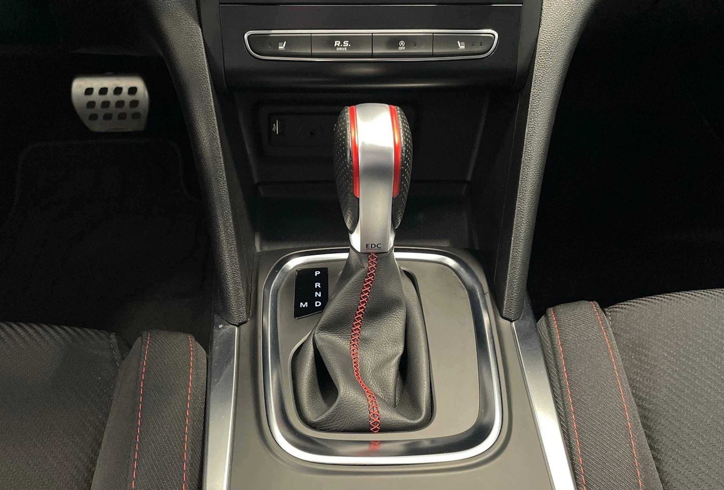oranssi Renault Megane 2021 kuva 27.
