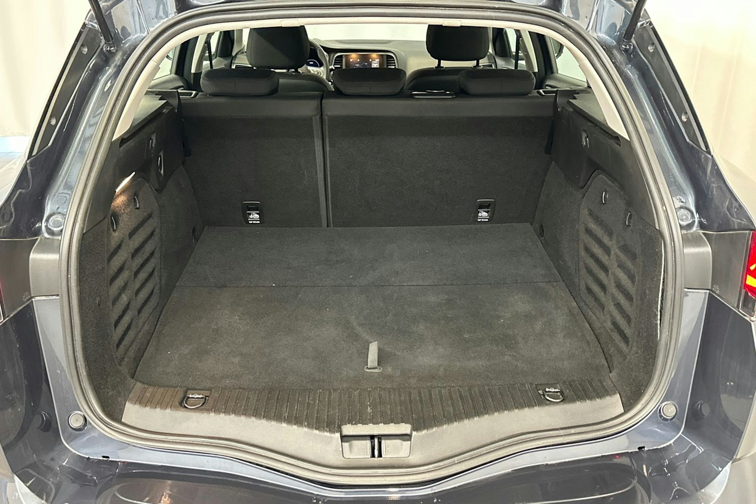 harmaa Renault Megane 2021 kuva 15.