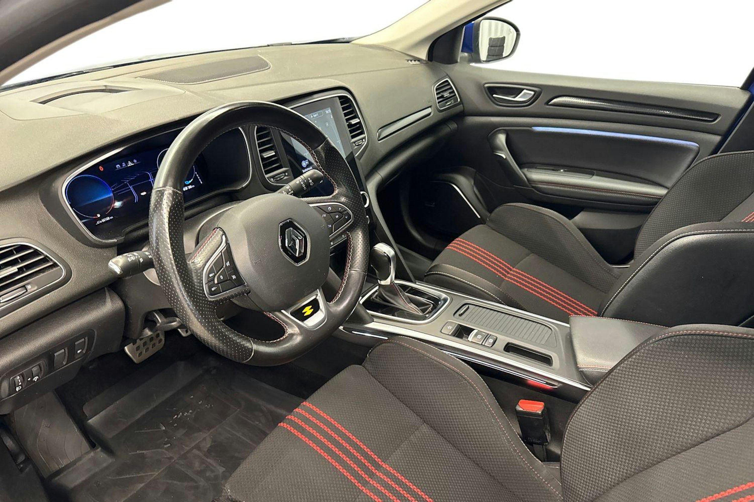 sininen Renault Megane 2021 kuva 7.