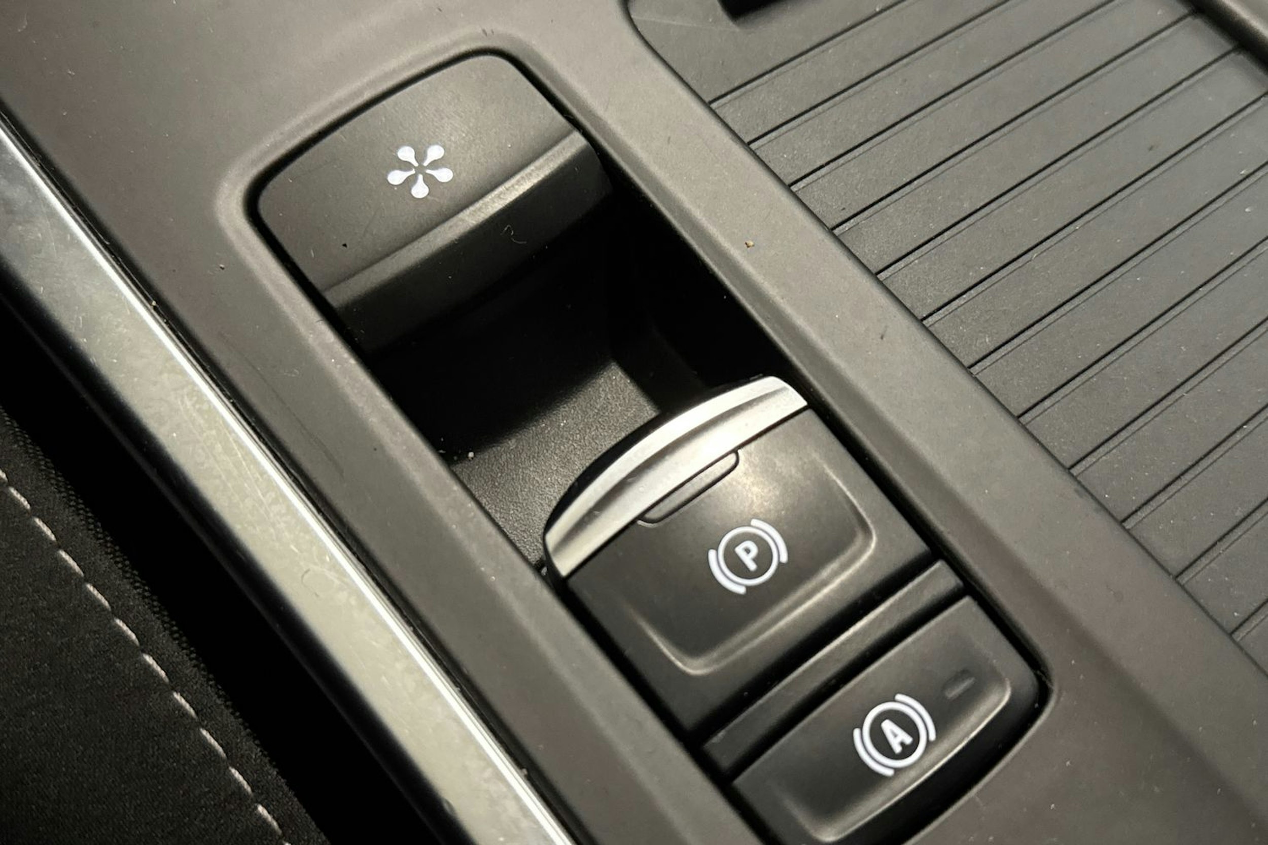 sininen Renault Megane 2021 kuva 24.