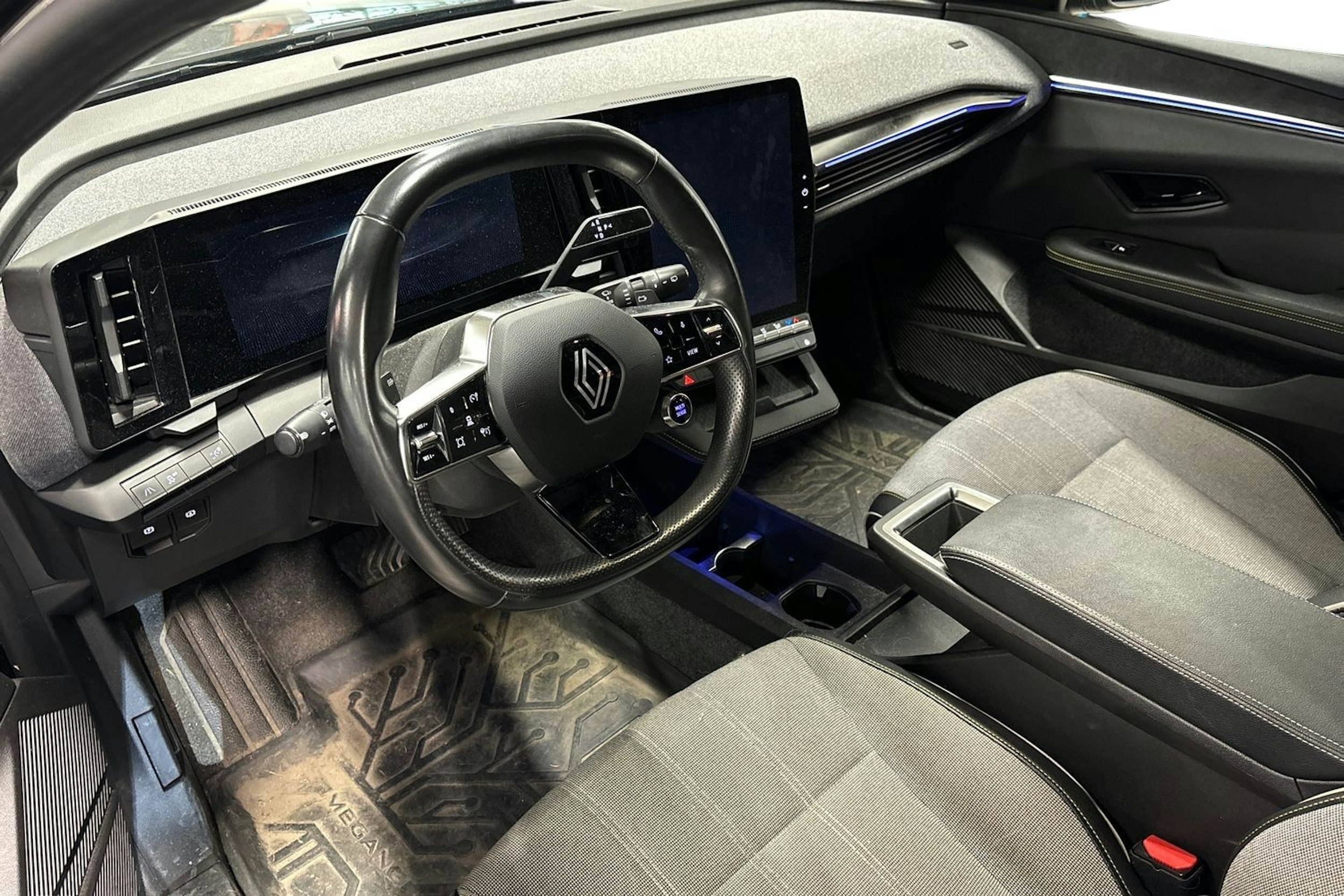 musta Renault Megane 2022 kuva 3.
